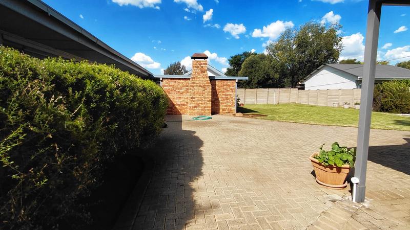 4 Bedroom Property for Sale in Fichardt Park Free State